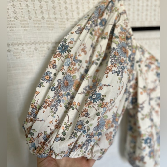 Abercrombie puff sleeve cropped blouse, keyhole detail - Picture 3 of 3